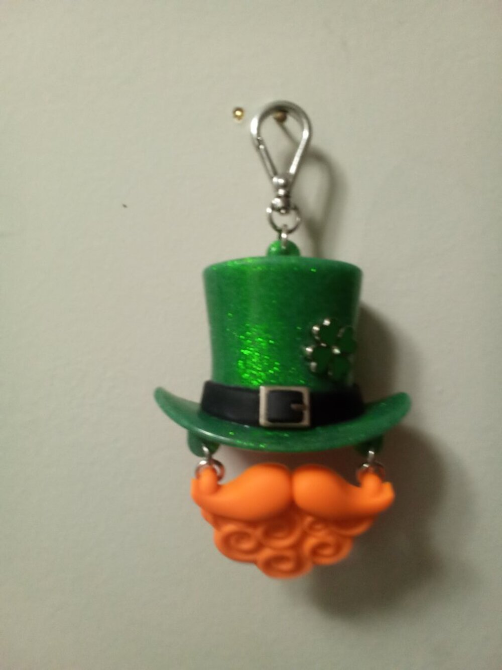 Bath & Body Works Leprechaun Hat PocketBac Hand Sanitizer Holder Keychain